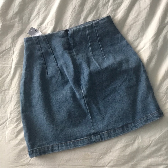 NWT Brandy Melville Cara skirt - Picture 2 of 4